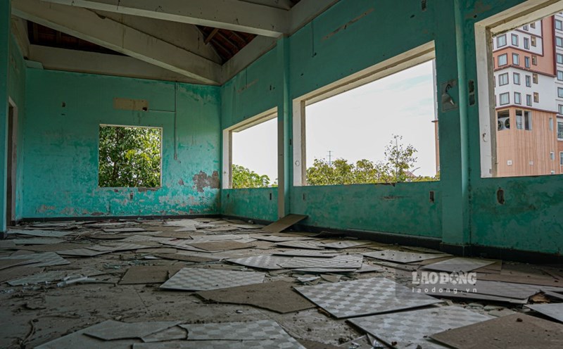 Clarifying the responsibility for managing the demolition and theft of real estate in Hue.