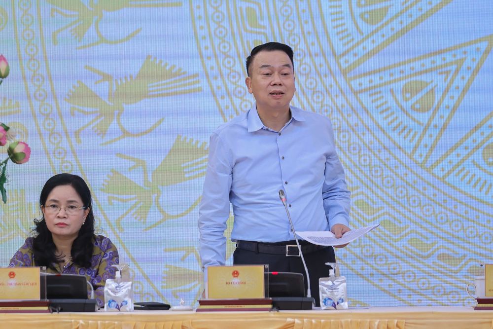 Deputy Minister of Finance Nguyen Duc Chi informed about the pilot organization of the cryptocurrency asset trading market. Photo: Hai Nguyen