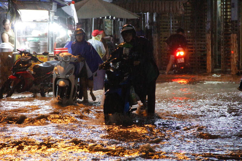 南部地域で広範囲にわたる大雨。写真:Anh Tu