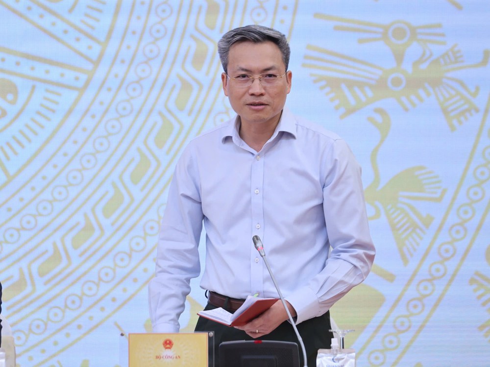 Major General Nguyen Quoc Toan - Chief of Office, Spokesperson of the Ministry of Public Security - answered the press at the Government press conference, afternoon of August 7. Photo: Hai Nguyen