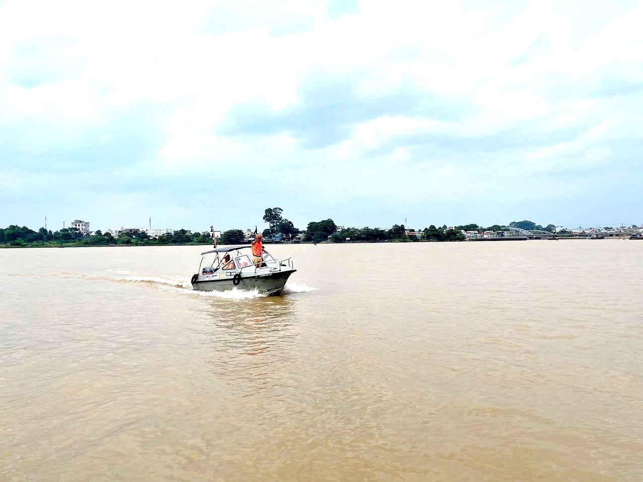 The Waterway Police force has deployed 74 patrols to control. Photo: Traffic Police Department of Dong Nai Province Police