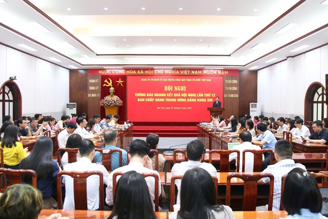 Toan canh canh hoi nghi. Anh: Huong Diep