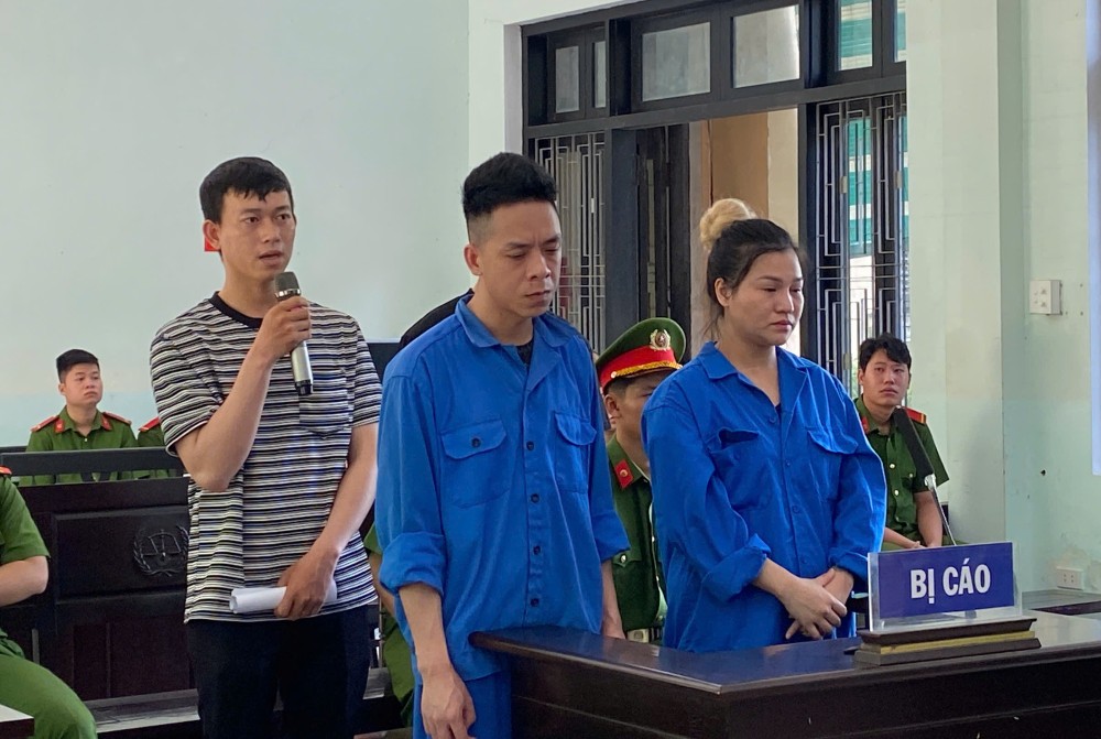 Les trafiquants de drogue les dissidents puis les condamnes ensemble.