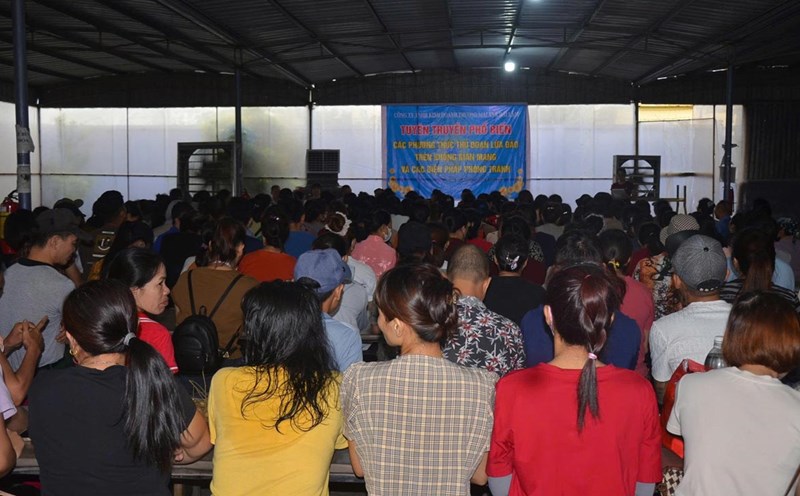 Propagating fraud methods and tricks on the internet to nearly 450 union members and workers. Photo: Thu Nguyen