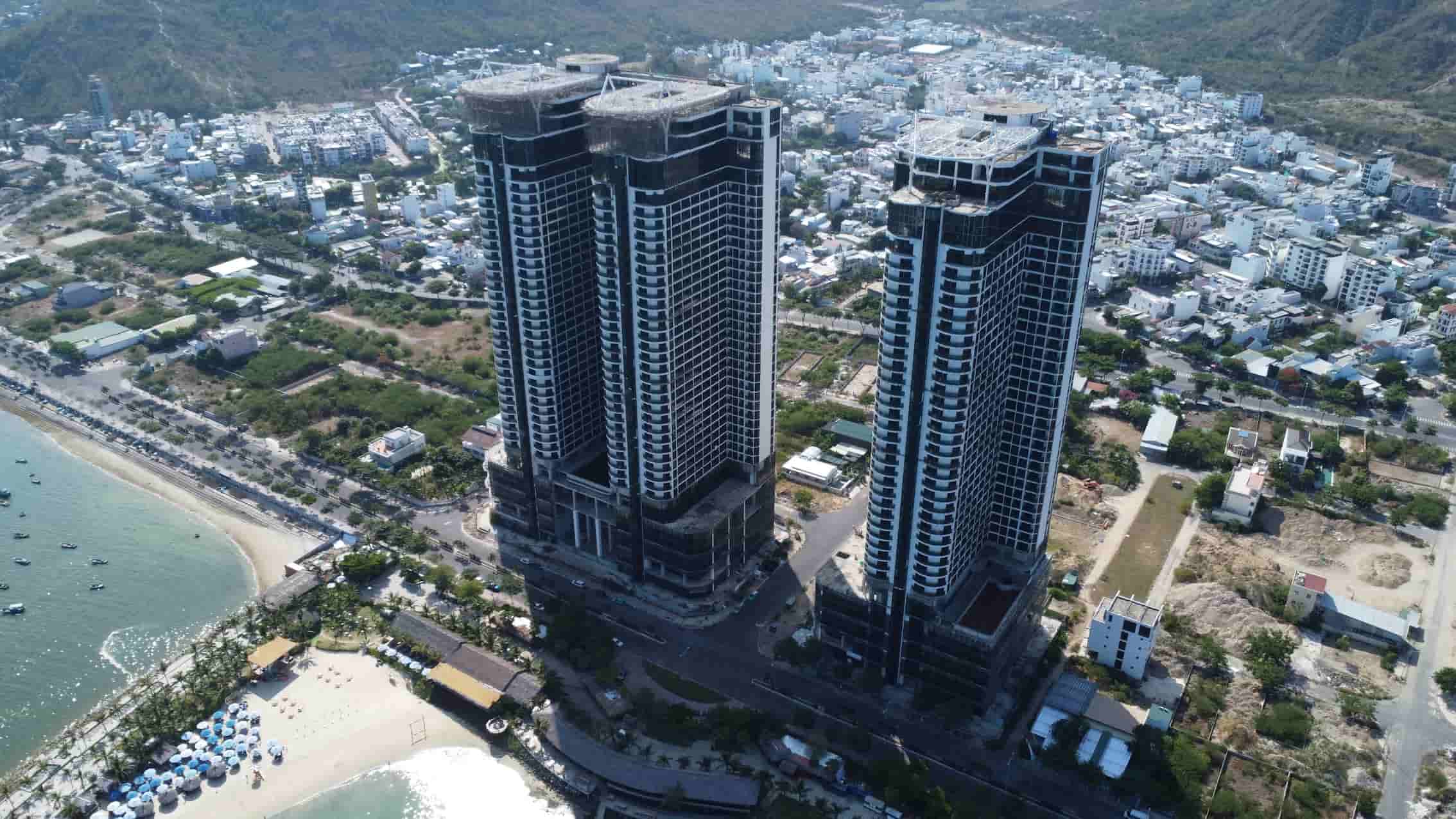 La Luna Resort Nha Trang (ten phap ly la Du an Trung tam Ben Du thuyen Hoang Gia). Anh: Huu Long