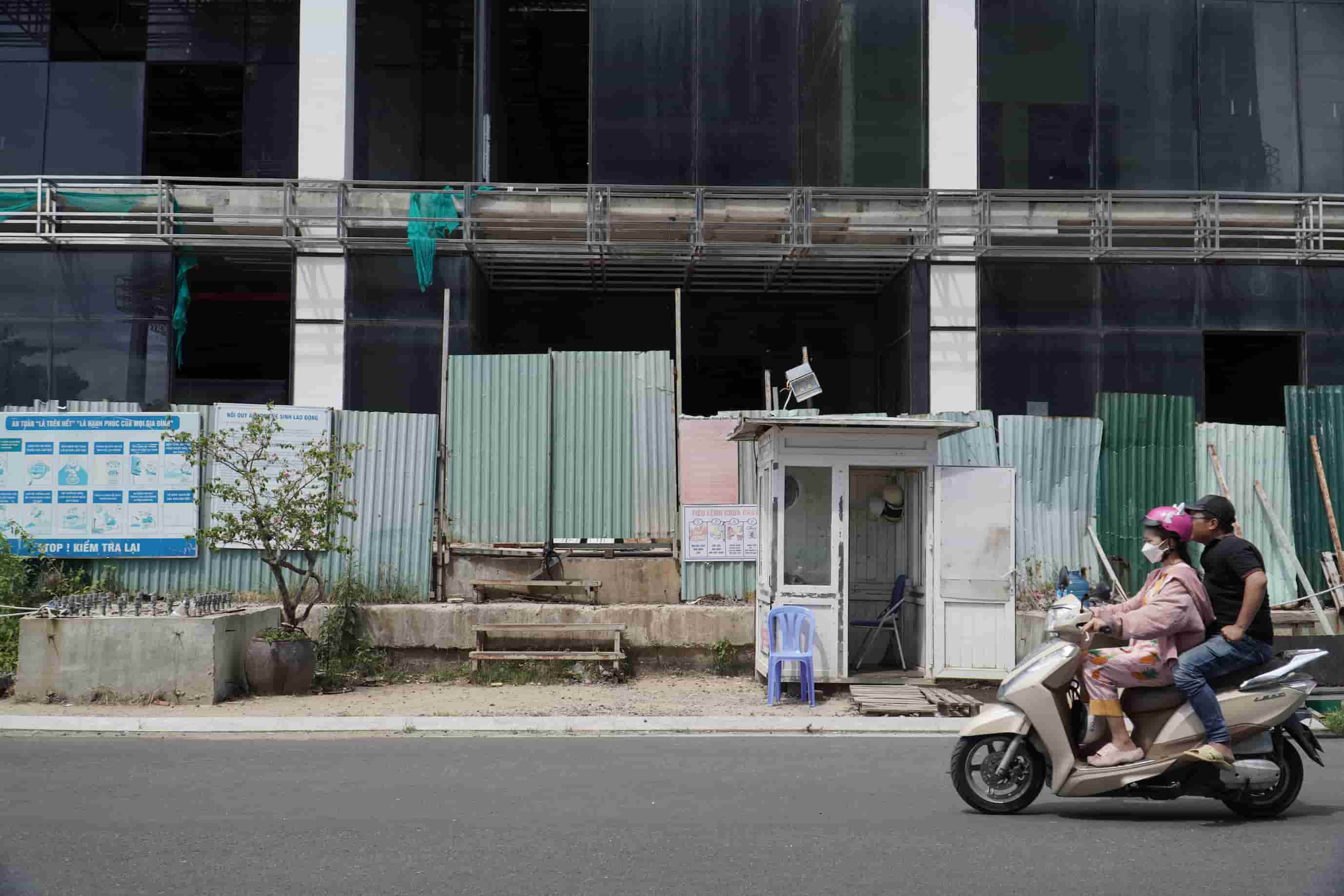 Ngan hang nhieu lan rao ban tai san