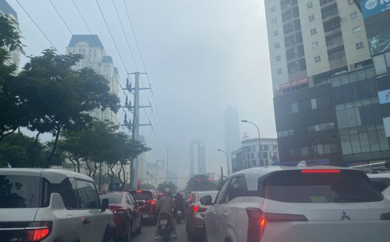 Converting to green means of transport is a solution expected to contribute to reducing air pollution in Hanoi. Photo: Thuy Linh