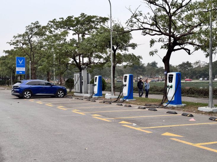 Electric vehicle charging stations in Vietnam are under development. Photo: V-Green