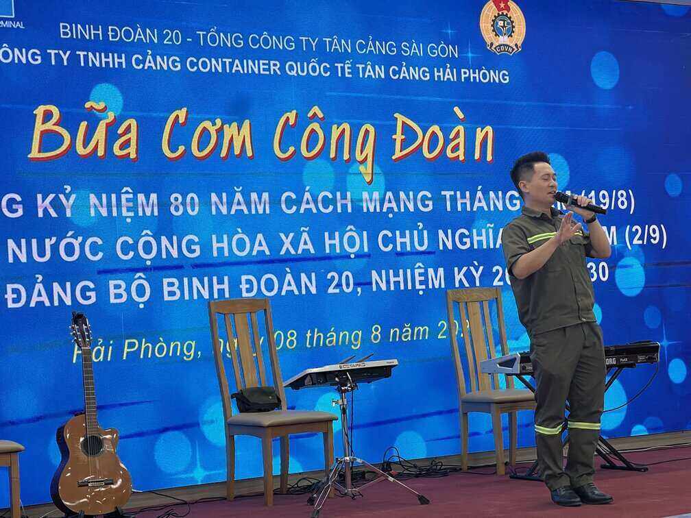 Tiet muc van nghe tai Bua com Cong doan. Anh: Kieu Vu