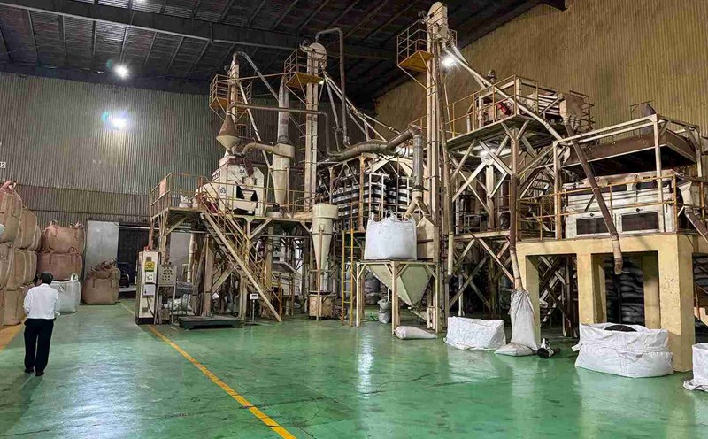 Many businesses in Dak Lak are looking to access preferential credit packages to borrow capital and maintain production and business activities. Photo: Bao Trung