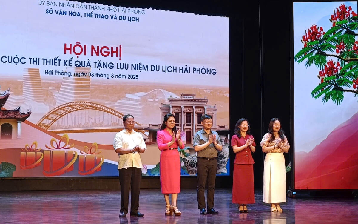 The Department of Culture, Sports and Tourism of Hai Phong organizes the Hai Phong Tourism souvenir design contest. Photo: Bang Tam