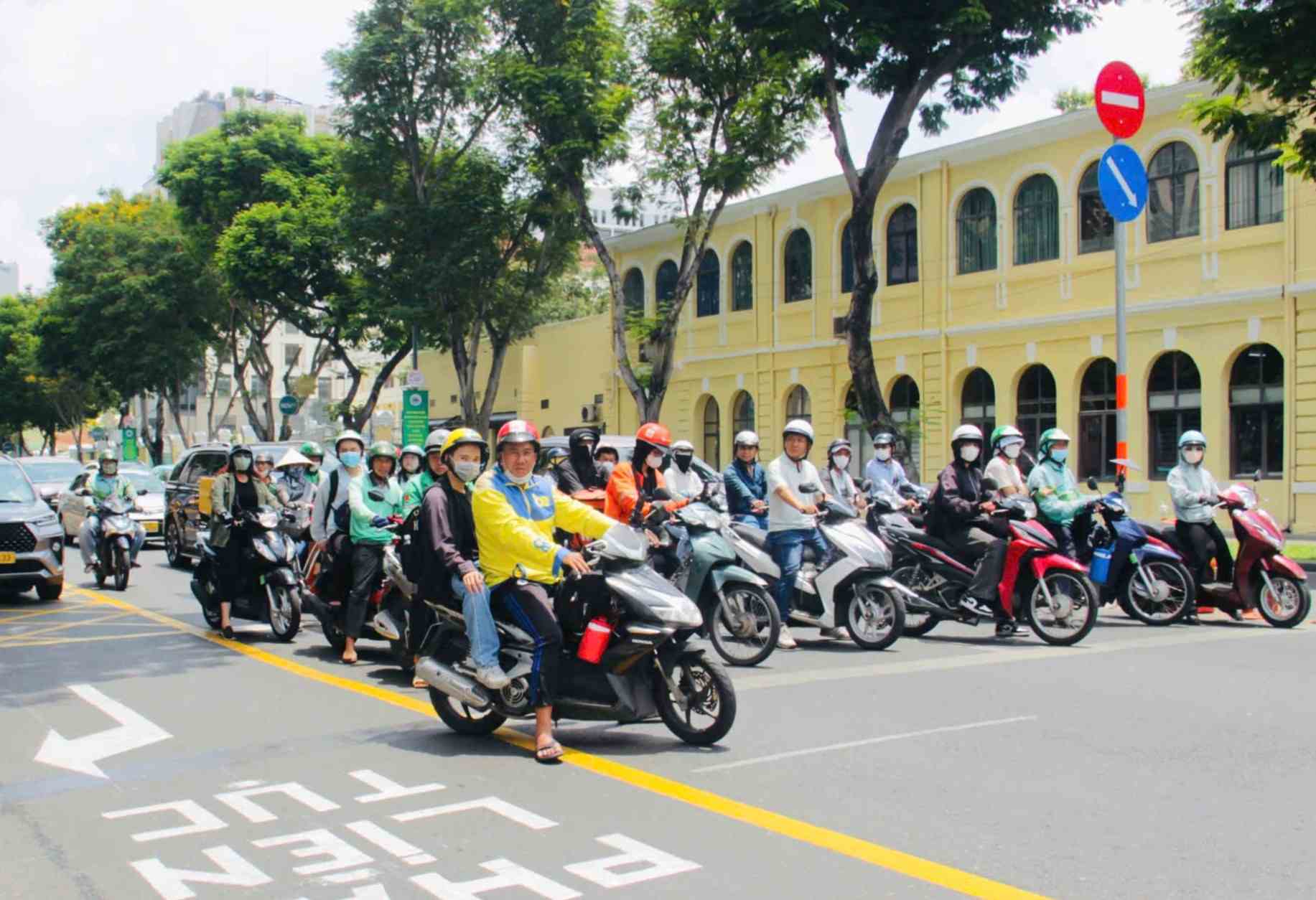 In the near future, Ho Chi Minh City residents who buy electric vehicles may receive a fee reduction, loan interest support and subsidies. Photo: Minh Quan