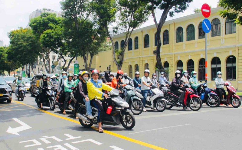 In the near future, Ho Chi Minh City residents who buy electric vehicles may receive a fee reduction, loan interest support and subsidies. Photo: Minh Quan