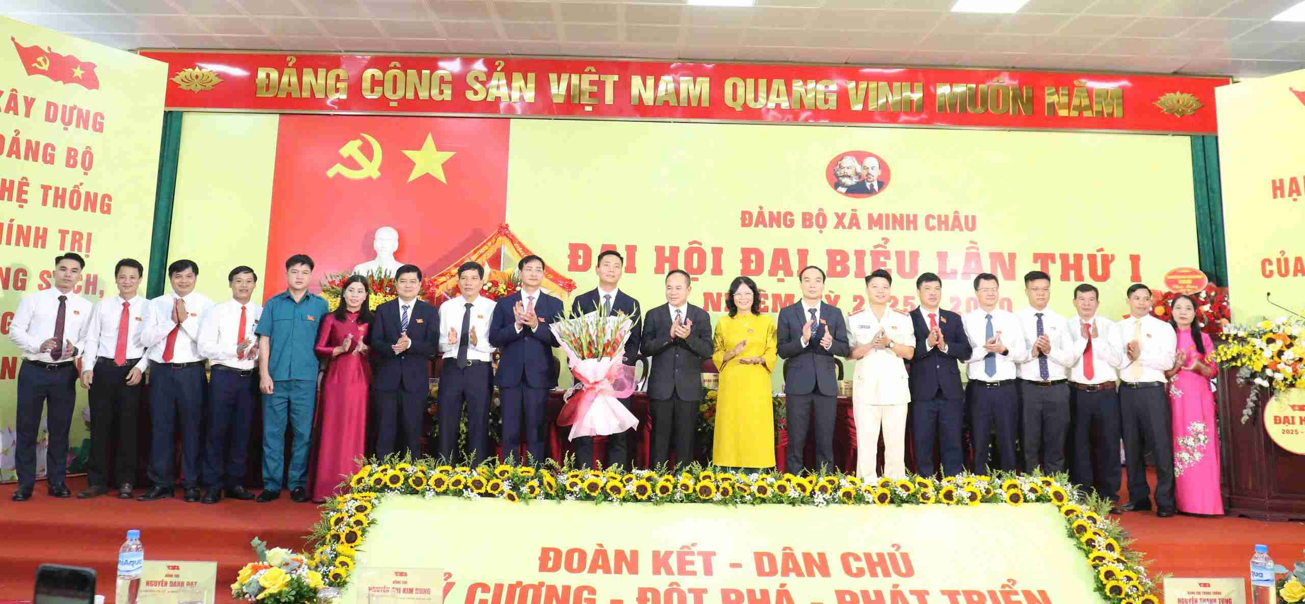 Dai hoi dai bieu xa Minh Chau