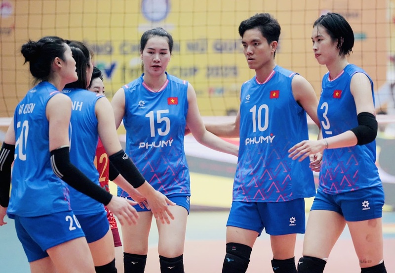 The Vietnam women's volleyball team is expected to practice with the Kenyan and Spanish teams in Dong Anh (Hanoi). Photo: VFV