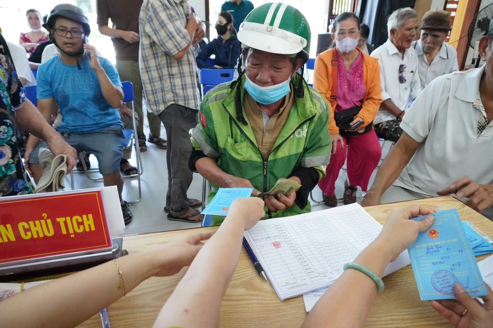 Da Nangは、多くの管理手順をカットして簡素化します。写真：Tran Thi