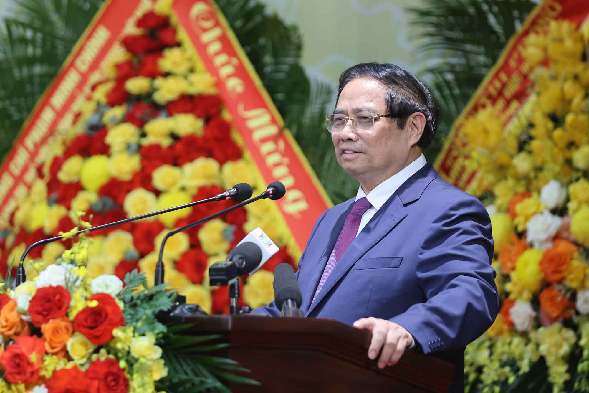 Prime Minister Pham Minh Chinh speaks at the 1st Congress of the Tay Ho Ward Party Committee, term 2025-2030. Photo: VGP/Nhat Bac