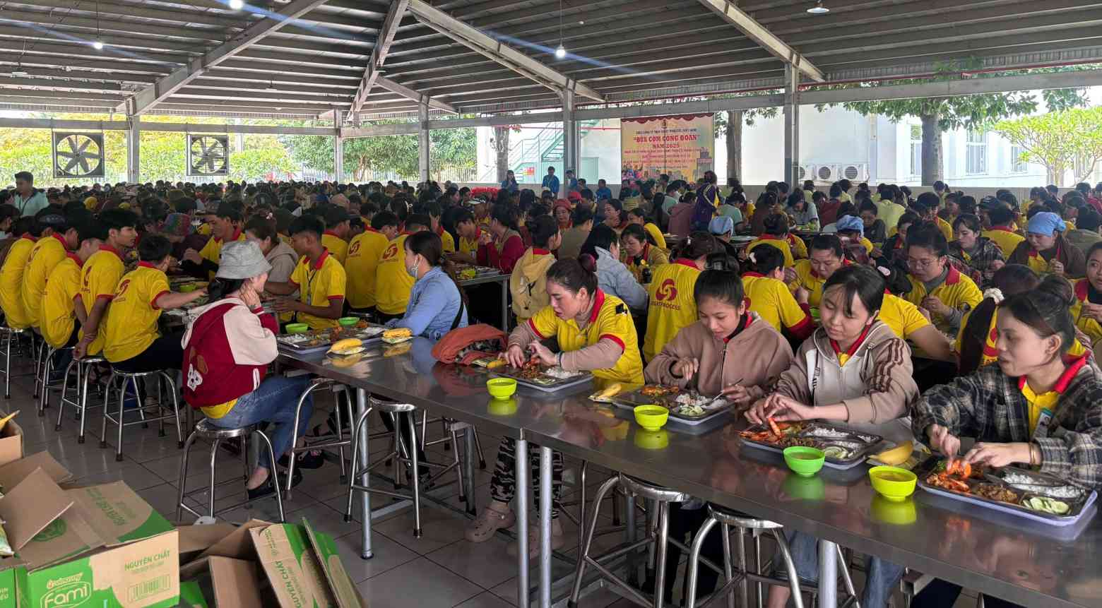 Bua com Cong doan tai 