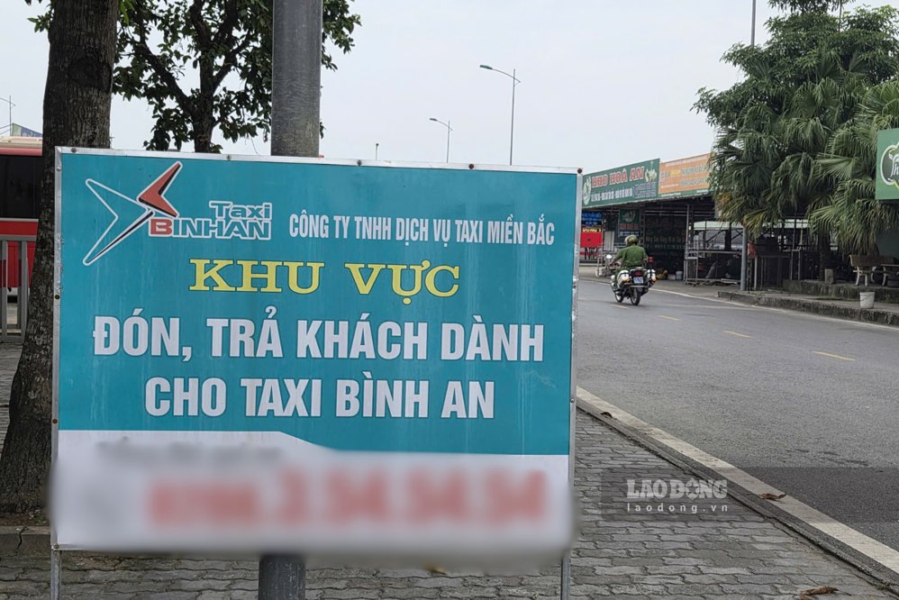 Chi 1 hang taxi duoc phep don khach trong ben xe Thai Nguyen. Anh: Dang Vu.