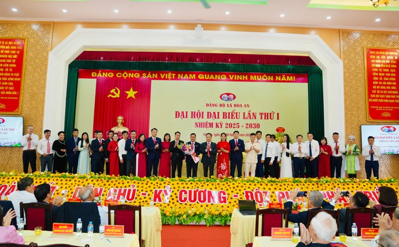 Hoa An Commune (Cao Bang) has just successfully organized a Congress of Delegates. Photo: Tan Van