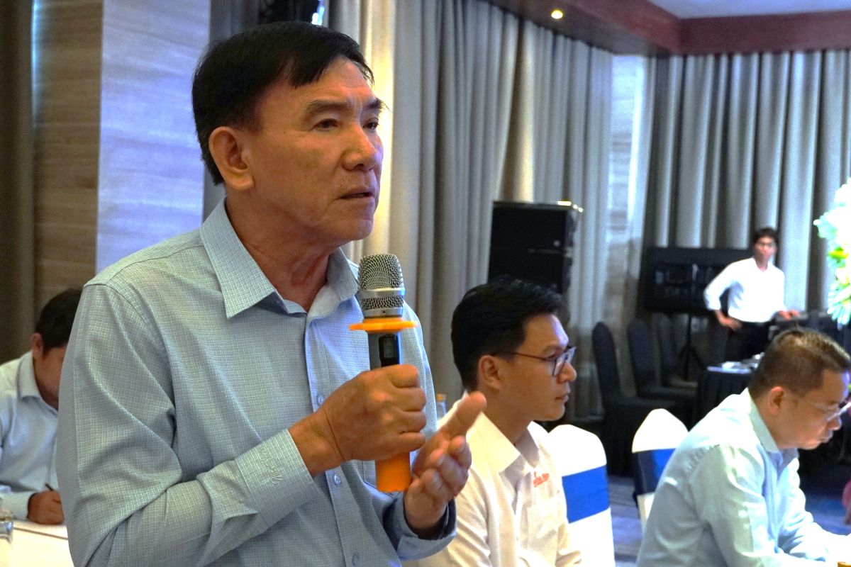 Ong Phan Xuan Anh cho rang, TPHCM can phai dau tu xay dung cang tau khach quoc te. Anh: Thanh An