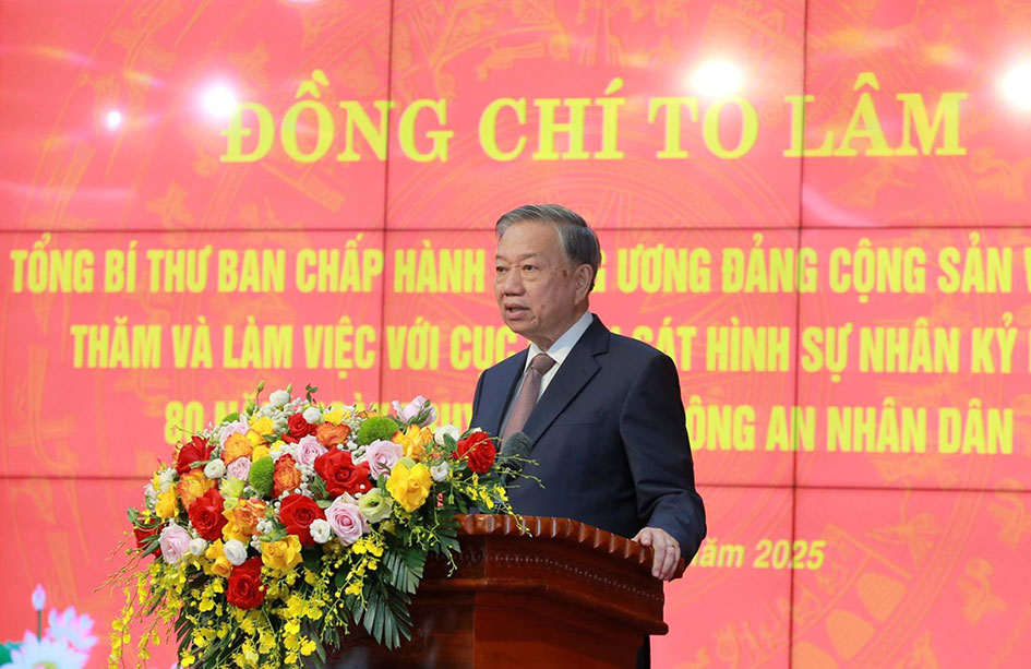 Tong Bi thu To Lam phat bieu tai buoi tham. Anh: Hien Hoa