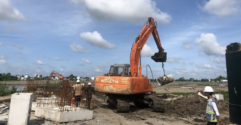 カマウ省は公的投資資金の支出を決意し、遅延した投資家を断固として処理します。写真:ニャット・ホー