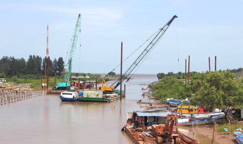 Mot du an tai cong Cai Cung, Ca Mau dang duoc thi cong tu tu. Anh: Nhat Ho