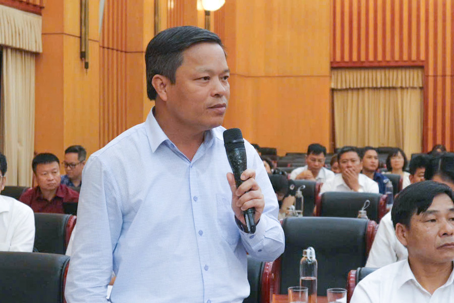 Ong Phan Trong Tan - Pho Chu tich UBND tinh Phu Tho gop y tai Hoi nghi. Anh: Huy Hung