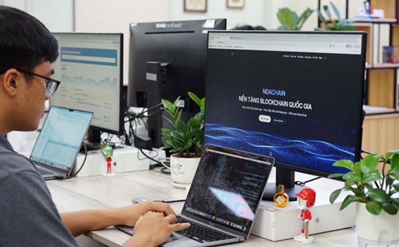 The national blockchain platform can help Vietnam face challenges, in the global race for digital transformation and data to ensure transparency, safety and data sovereignty in the digital space. Photo: Huong Hoang