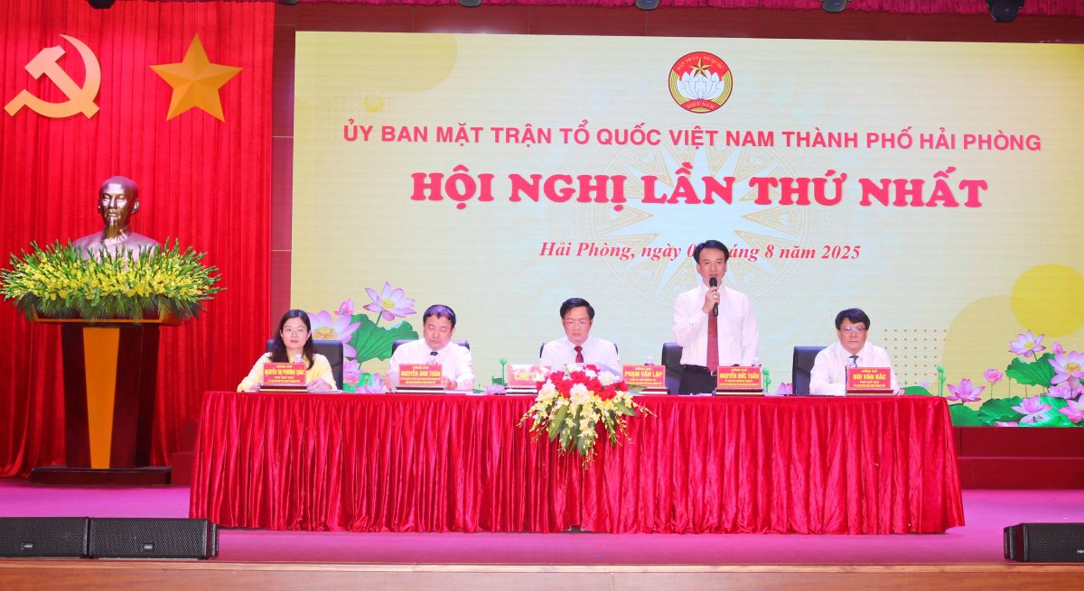 El Comite del Frente de la Patria de Vietnam de la ciudad de Hai Phong organiza la primera Reunion (despues de la fusion) para el mandato 2024-2029. Foto: Thanh Nguyẽn