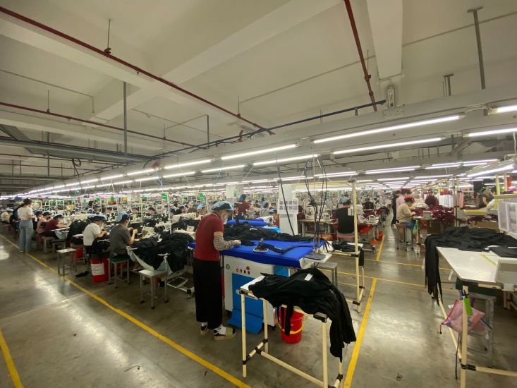 Crystal Martin Vietnam Co. Ltd.の労働者、勤務時間中。写真:バオ・ハン