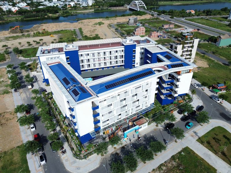 Co so moi cua Truong Hy Vong co tong dien tich hon 6.500m2. Cong trinh gom hai khoi nha 5 tang. Anh: Tran Thi