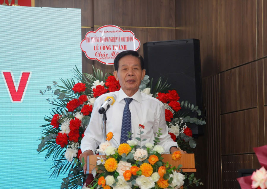 Chu tich Hoi Nuoc va Moi truong Viet Nam Chu Pham Ngoc Hien phat bieu tai Dai hoi. 