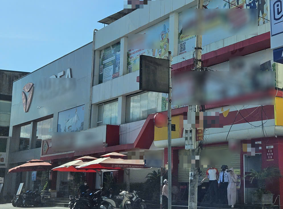 事件が発生した銀行の建物。写真:Ngoc Anh