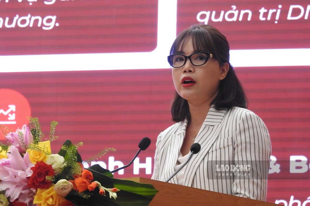 Ms. Nguyen Thi Kieu Trang - Director of Human Resources and Director of Customer Service Center - Nagakawa Group (Phu Tho) gave a speech at the 2025 Private Economic Forum - Northwest Cluster. Photo: To Cong.