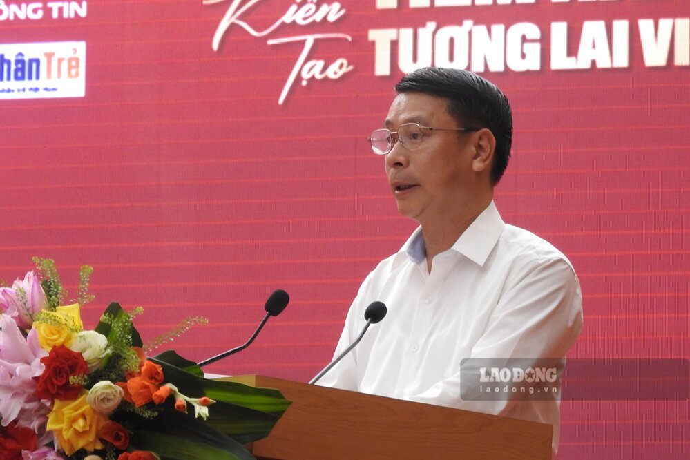Pho Chu tich UBND tinh Phu Tho Nguyen Khac Hieu phat bieu tai dien dan. Anh: To Cong.