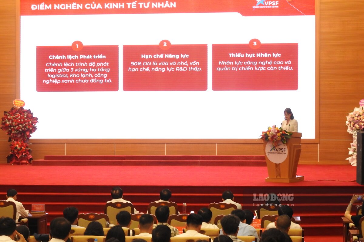 Cac doanh nghiep da neu nhung diem nghen kinh te tu nhan tai cac tinh khu vuc Tay Bac Bo. Anh: To Cong.