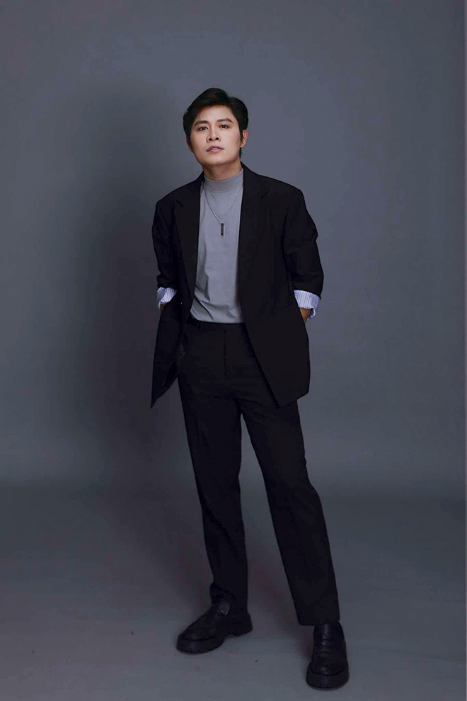 Nhac si Nguyen Van Chung la tac gia cua “Viet tiep cau chuyen hoa binh”. Anh: Nhan vat cung cap
