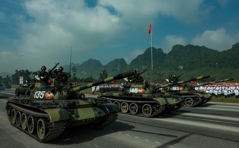The armed forces and equipment gathered for the first time with the parade to prepare for the 80th anniversary of the August Revolution and National Day and September 2. Photo: Hai Nguyen