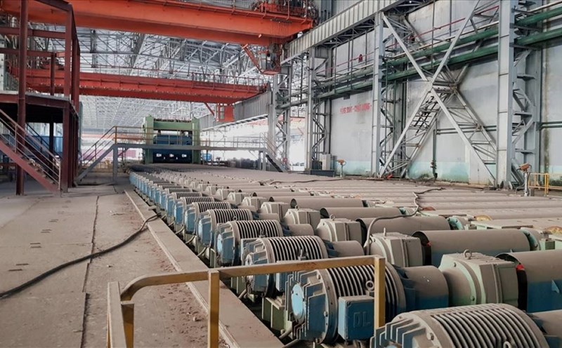 Inside Cai Lan Steel Coil Factory of Cai Lan Steel Coil Company Limited - a unit with large and long-term insurance debts. Photo: Tran Ngoc Duy