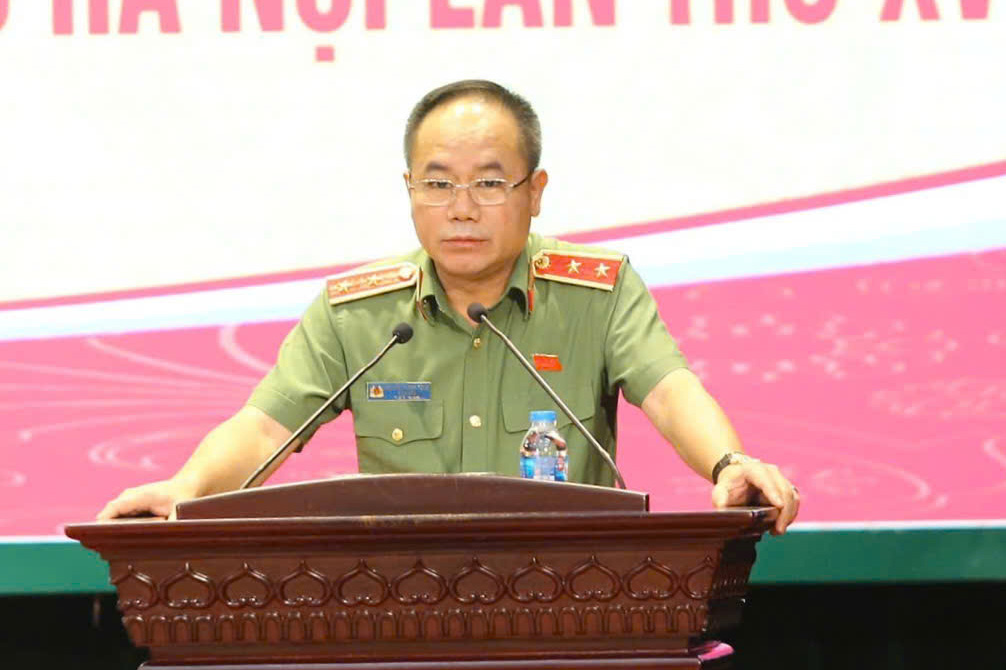 ハノイ市警察署長のグエン・タイン・トゥン中将が会議を主宰。写真:Ngoc Bich