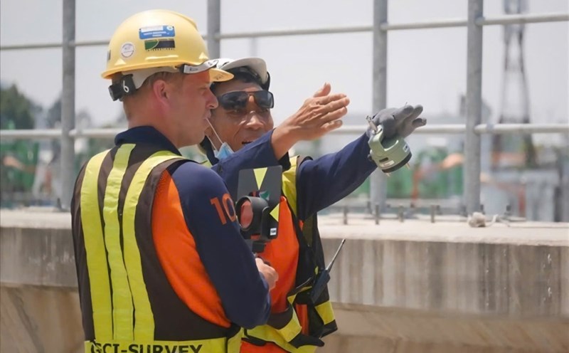 Foreign experts at the construction site of metro line 1 project (Ho Chi Minh City). Photo: Anh Tu