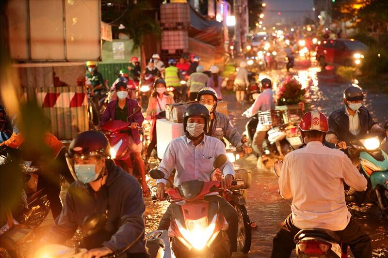 南部地域では広範囲に雨が降っています。写真:Anh Tu