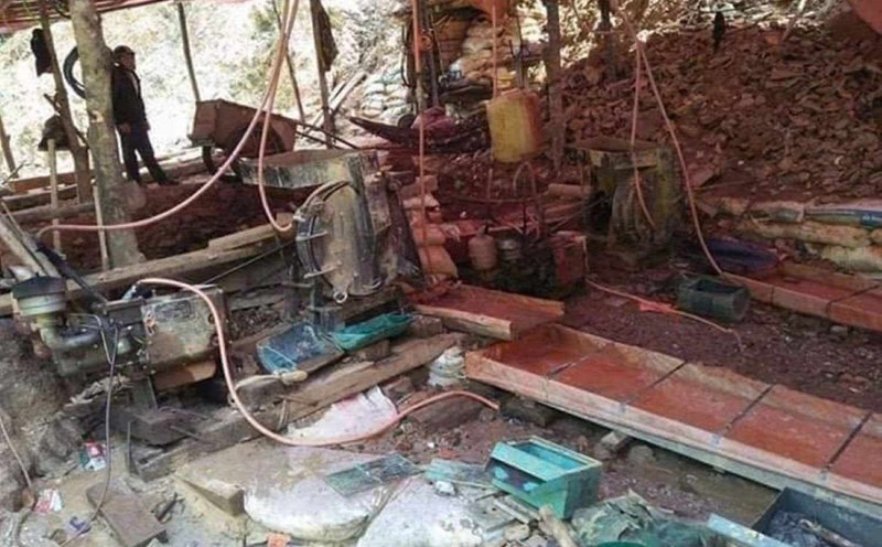 Ha Cuong Company Limited was fined by Nghe An Provincial People's Committee for exploiting tin ore beyond capacity and encroaching on production forest land. Photo: Ngoc Anh