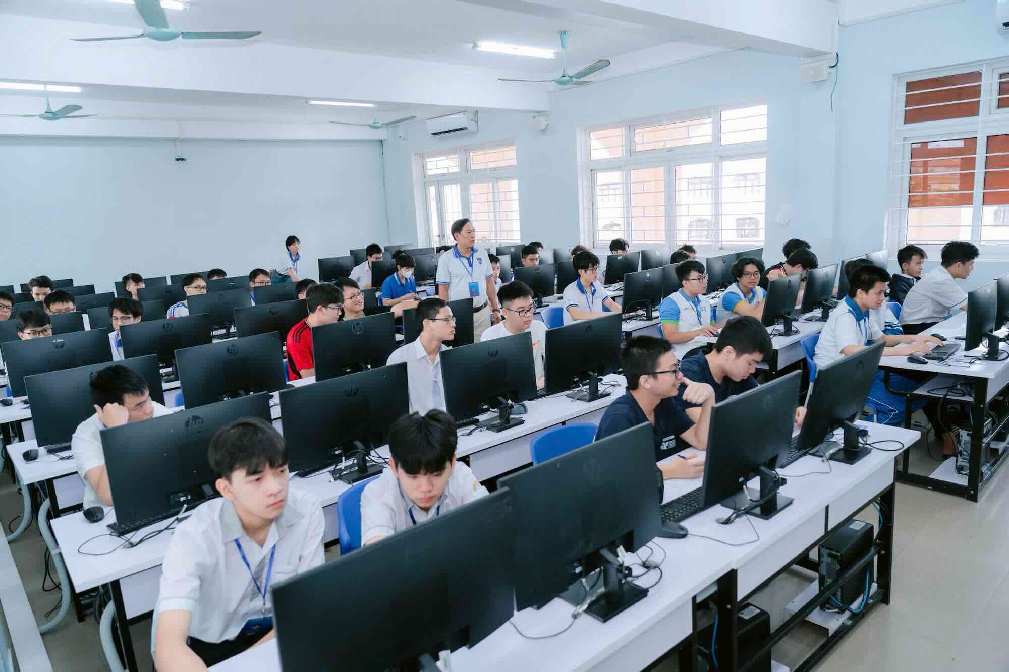 Candidates attending the Final Round of the 2025 National Young Informatics Competition in Hue. Photo: Ngan Thien