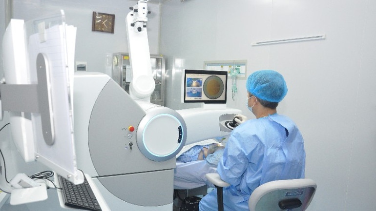 新しい手術装置システムで磁気障害手術を実施。写真:BVCC