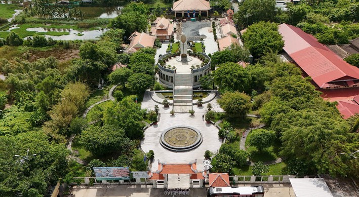 Khu luu niem nhac si Cao Van Lau tai phuong Bac Lieu, tinh Ca Mau. Anh: Pham Dong