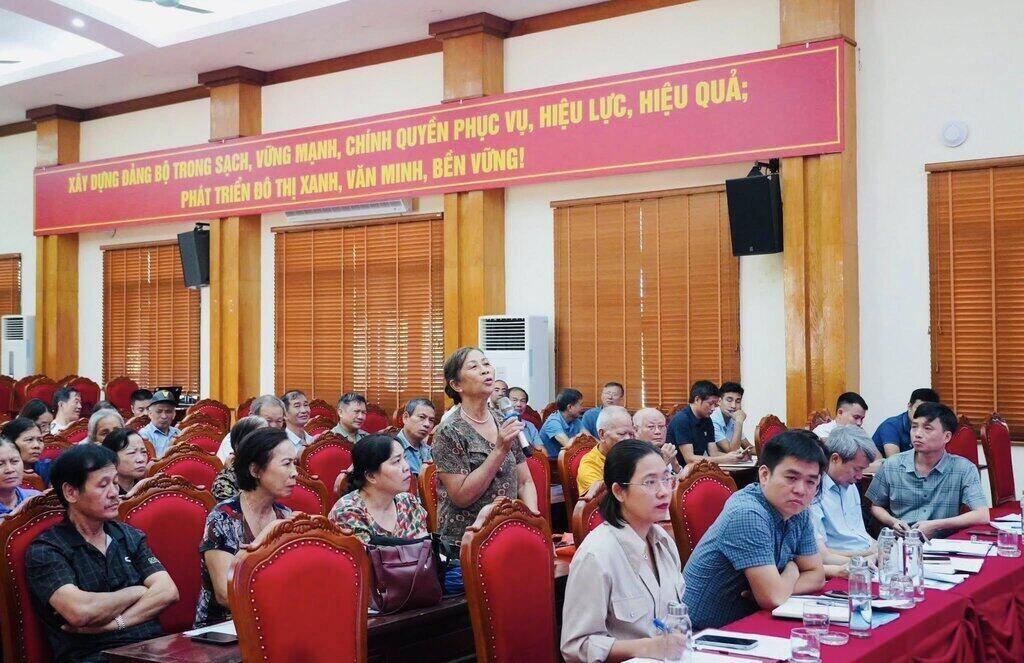 Dai bieu phuong Tu Minh, TP Hai Phong dua ra y kien tai hoi nghi. Anh: Nguyen Thuong