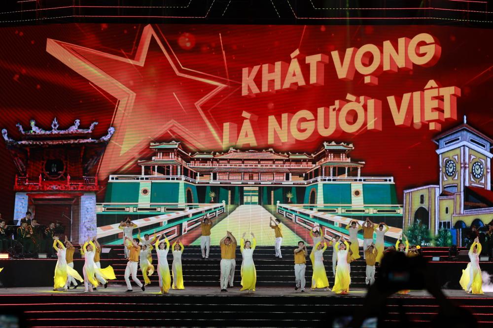 Phan cuoi chuong trinh the hien niem tu hao dan toc, khat vong vuon minh cua the he tre trong ky nguyen moi. Anh: Hai Nguyen